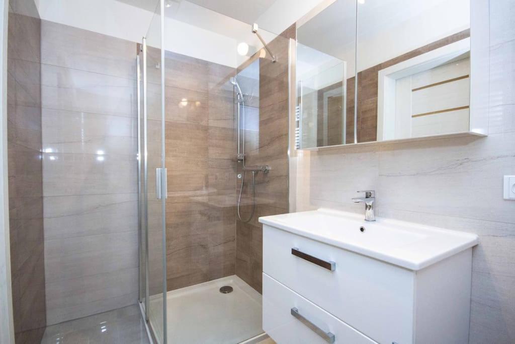 Apartment In Bratislava With Free Parking Exterior photo