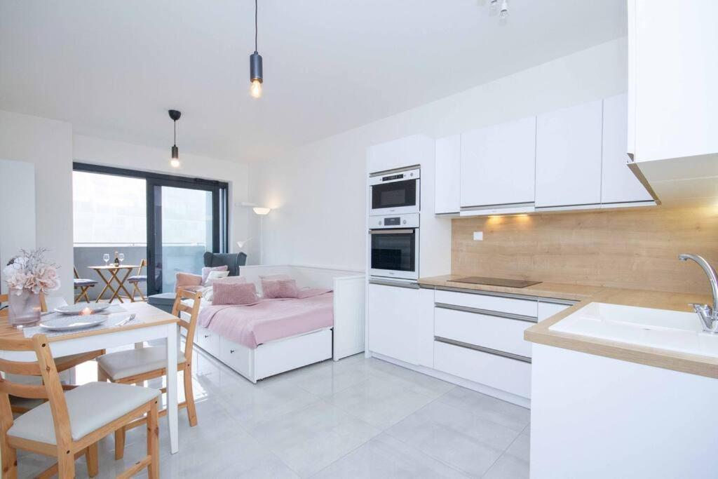 Apartment In Bratislava With Free Parking Exterior photo